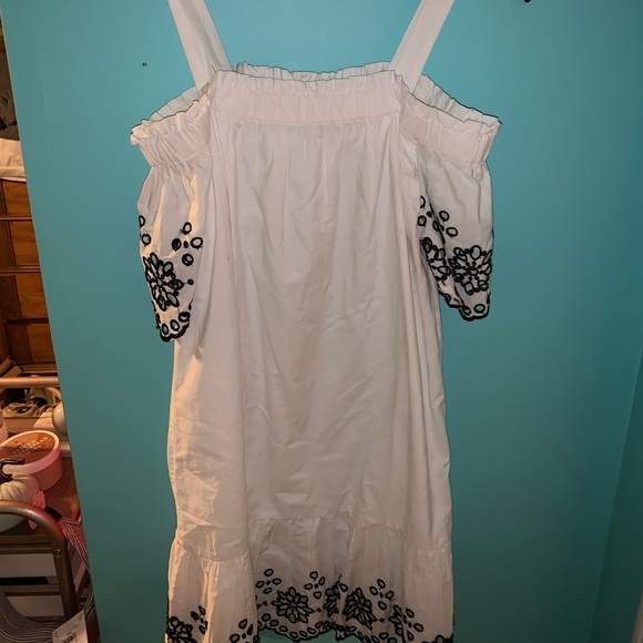 Vineyard Vines Dress - Picture 1 of 1